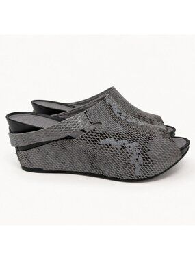 Snake Print Leather Wedge Sandal Slingback Open Toe Women 6.5 EU 37.5 Tsubo Ovid